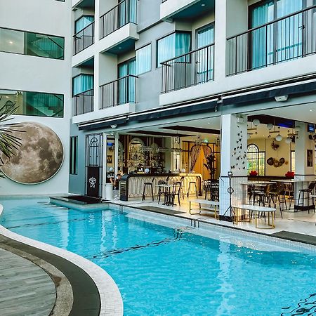 Ratri Hotel Phuket Old Town Exterior photo